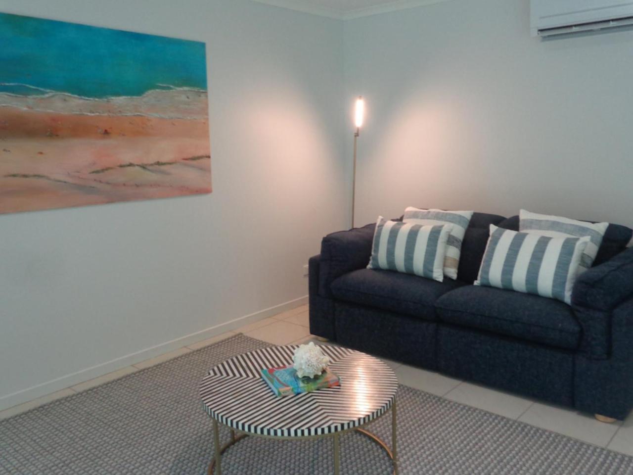 Noosa Buoys Hotel Tinbeerwah Exterior photo